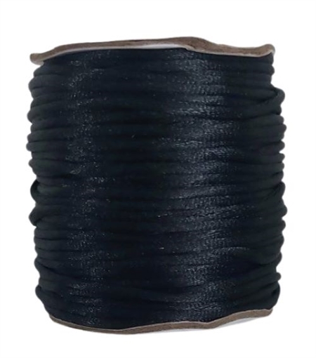 45 m. sort satin tråd. 2 mm.