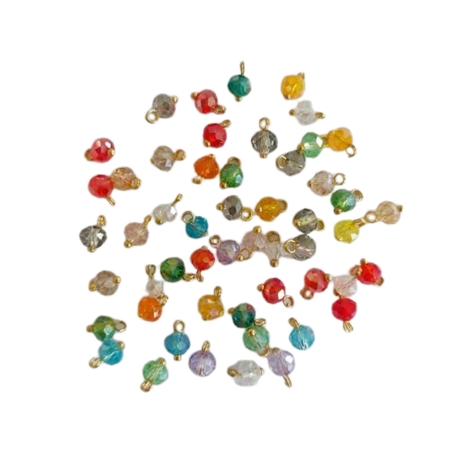 50 små vedhæng med glas perler.
