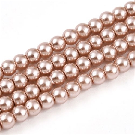 78 cm. beige glasperlestreng med perlemor. 4 mm