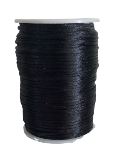 82 m. sort satintråd. 2 mm.